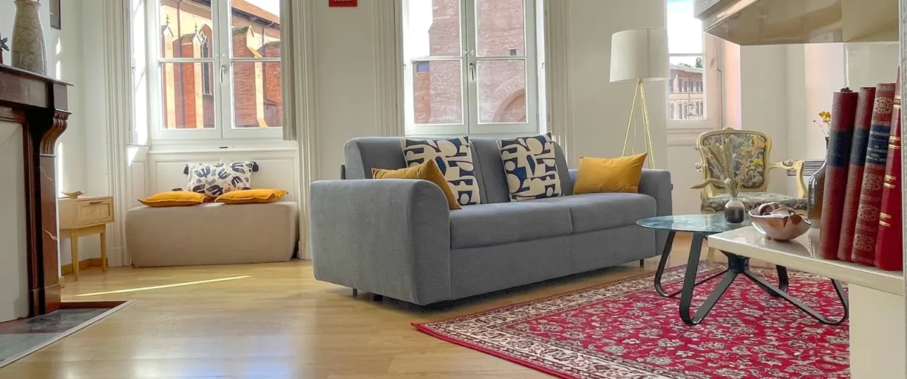 Appartement Metz à Toulouse – salon lumineux avec cheminée