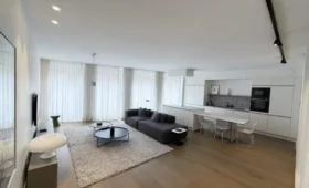 Appartement Pomme à Toulouse – grand séjour lumineux avec cuisine ouverte