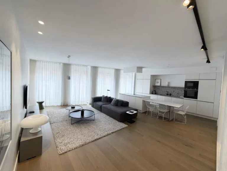 Appartement Pomme à Toulouse – grand séjour lumineux avec cuisine ouverte